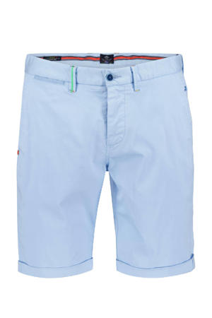 regular fit short Bright sky whale bay