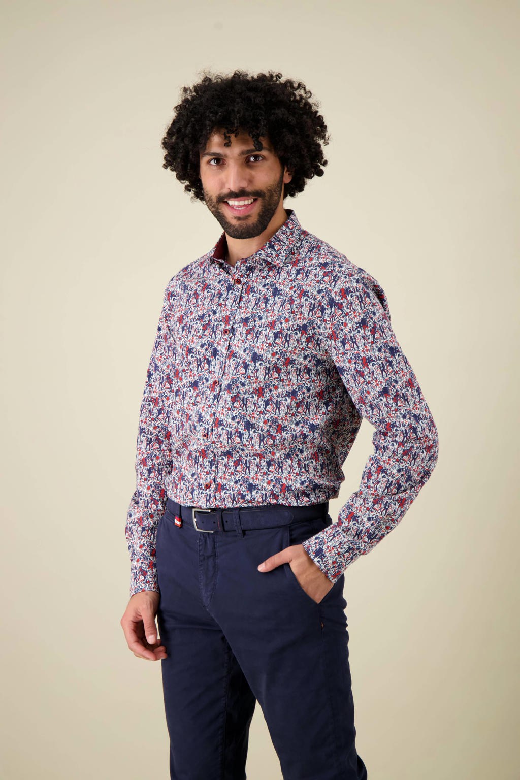 Rode heren A fish named Fred slim fit overhemd van stretchkatoen met all over print, lange mouwen en klassieke kraag
