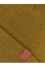 thumbnail: Bickley + Mitchell muts oker