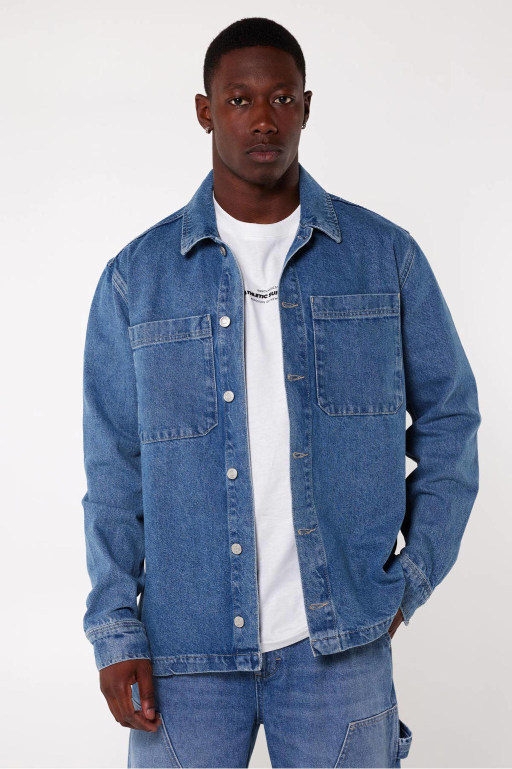 Medium blue denim heren America Today regular fit overshirt van denim met lange mouwen, klassieke kraag en knoopsluiting