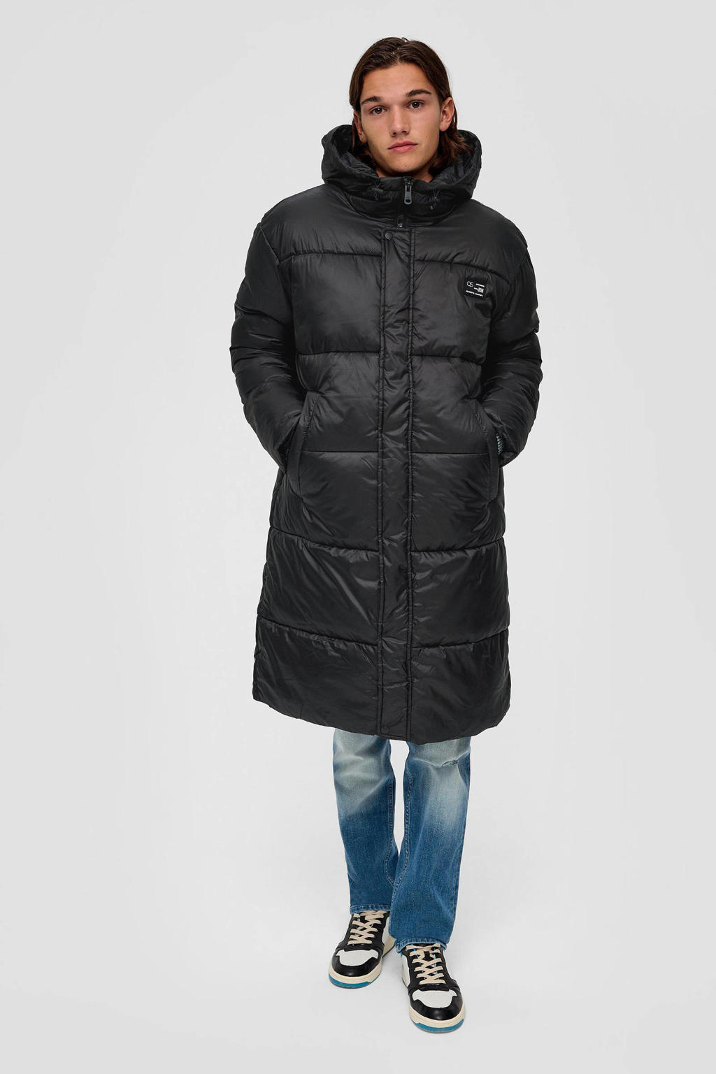 Zwarte heren Q S by s.Oliver gewatteerde jas van polyester met lange mouwen, capuchon en rits- en drukknoopsluiting