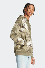 thumbnail: Groen en ecru heren adidas Sportswear hoodie van katoen met camouflageprint, lange mouwen en capuchon