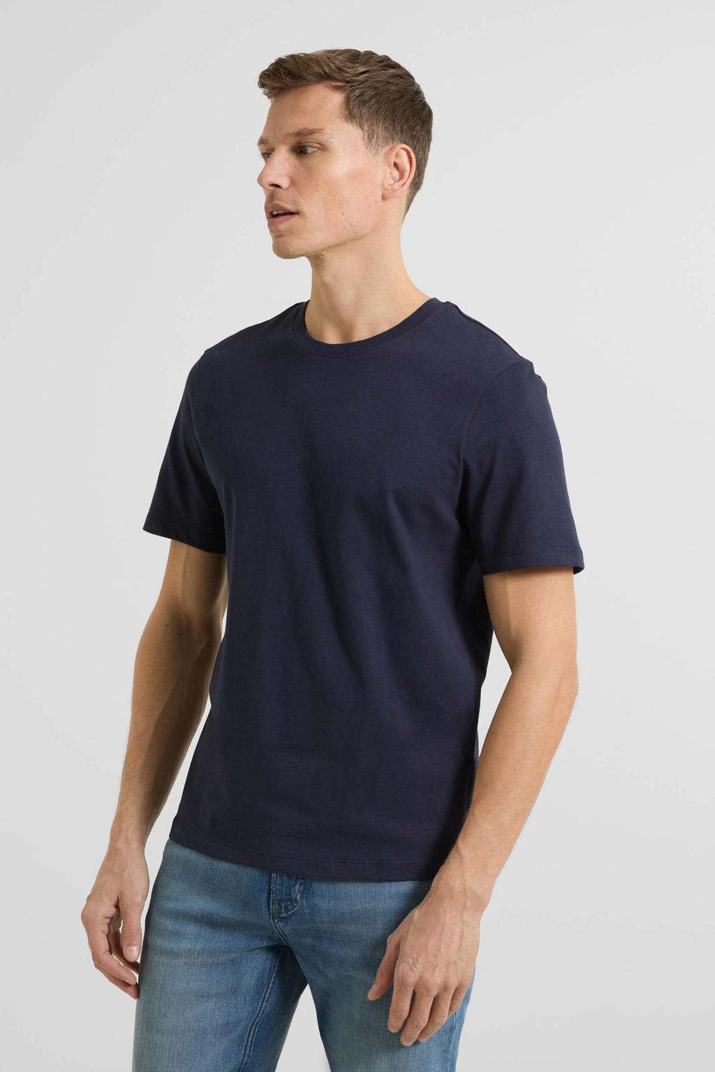 Donkerblauwe heren anytime relaxed T-shirt van katoen met effen, korte mouwen en ronde hals