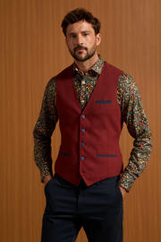 thumbnail: A fish named Fred gilet burgundy