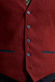thumbnail: A fish named Fred gilet burgundy