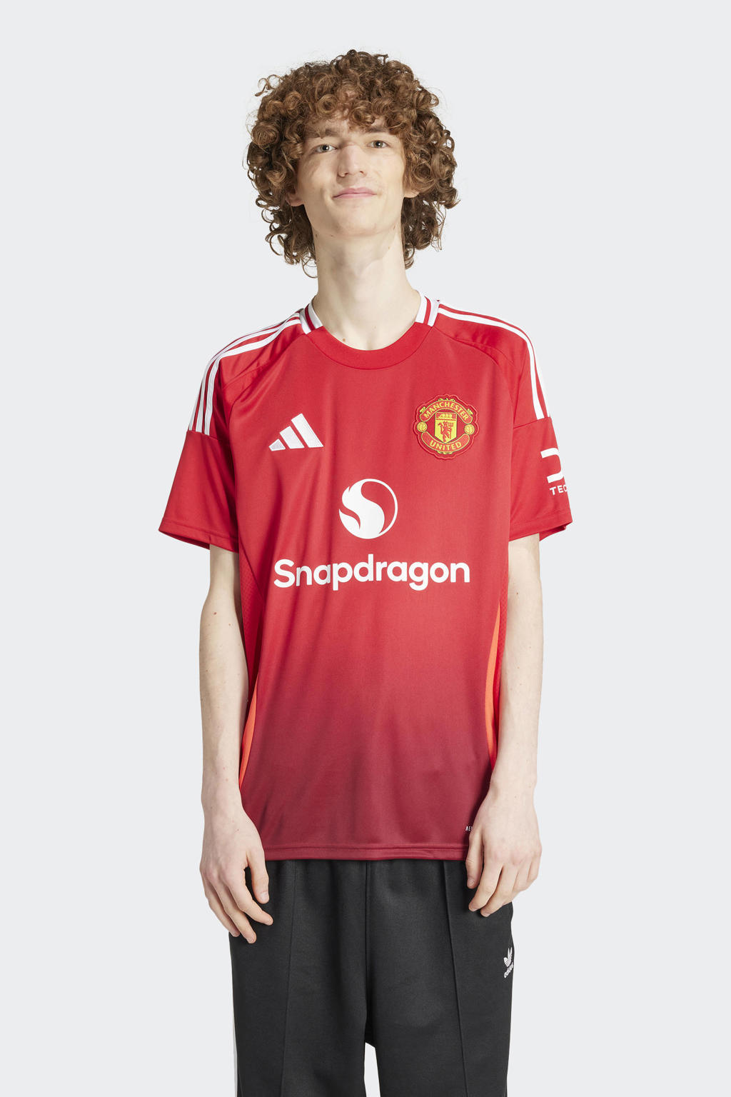 Rode heren adidas Performance Senior Manchester United voetbalshirt Thuis van polyester met korte mouwen en ronde hals
