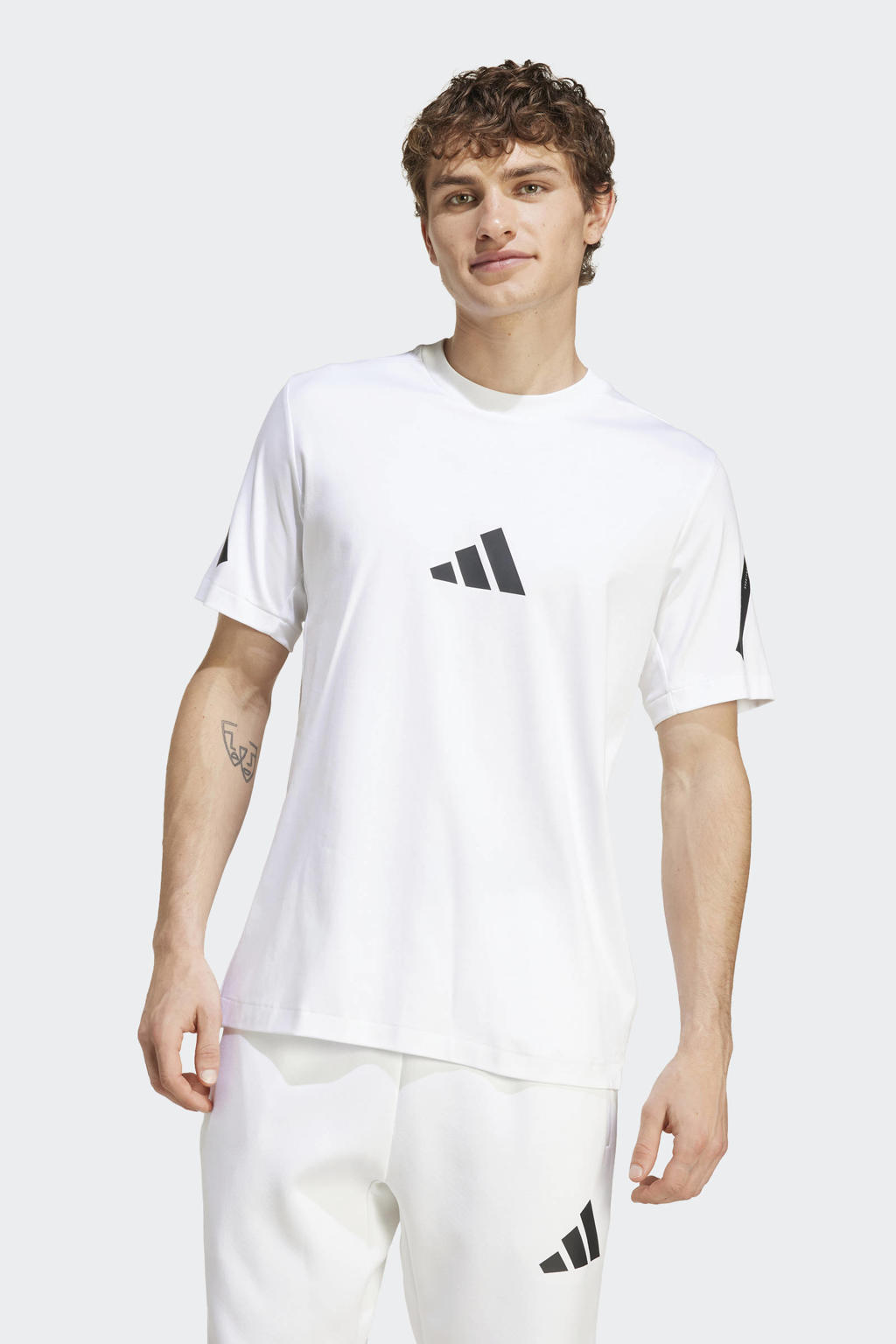 Witte heren adidas Sportswear T-shirt van katoen met logo dessin, korte mouwen en ronde hals