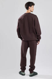 thumbnail: America Today sweater bruin