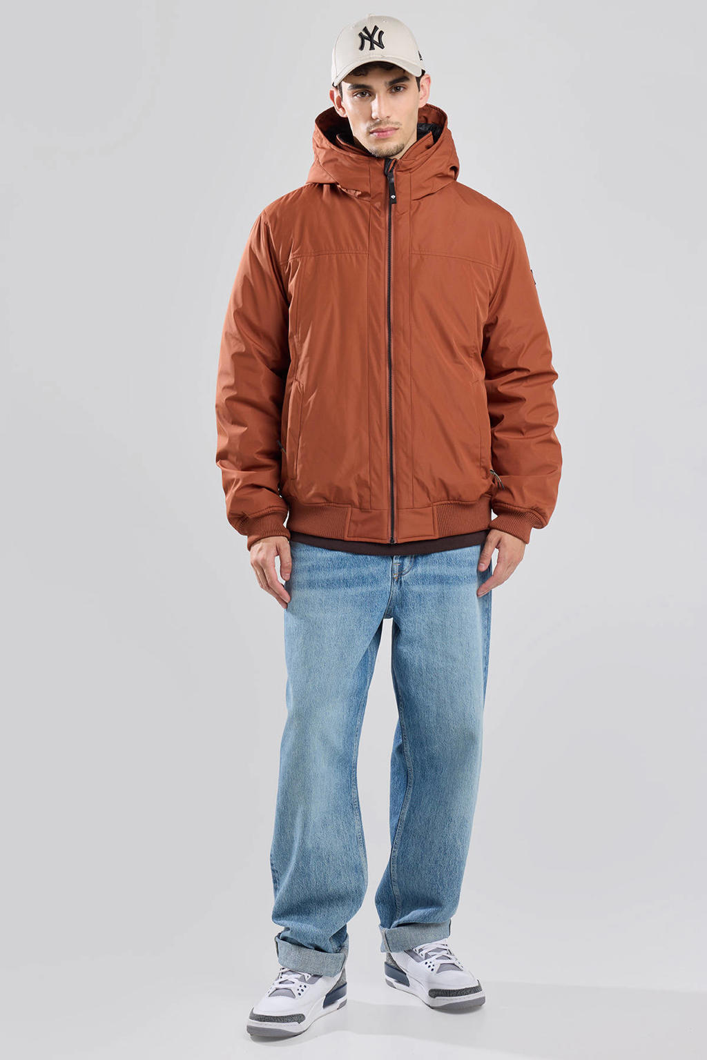 Bruine heren America Today gewatteerde jas Justin van polyester met effen, lange mouwen, capuchon en ritssluiting