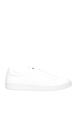   sneakers wit