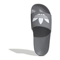 thumbnail: Grijs en witte unisex adidas Originals Adilette badslippers van pu