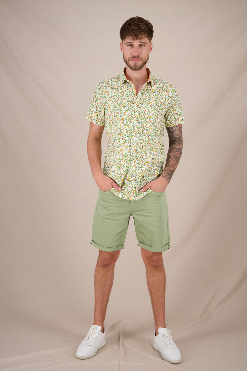 Multikleurige heren A fish named Fred casual overhemd met korte mouwen, klassieke kraag en knoopsluiting