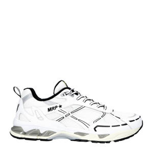   sneakers wit