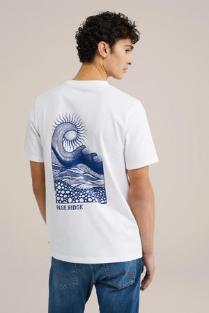 t-shirt wit