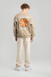 thumbnail: America Today sweater bruin