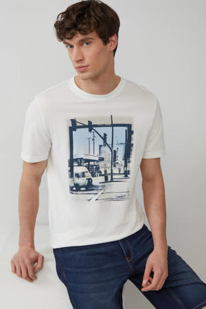 T-shirt wit
