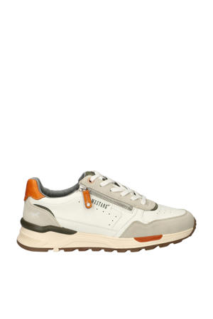   sneakers wit