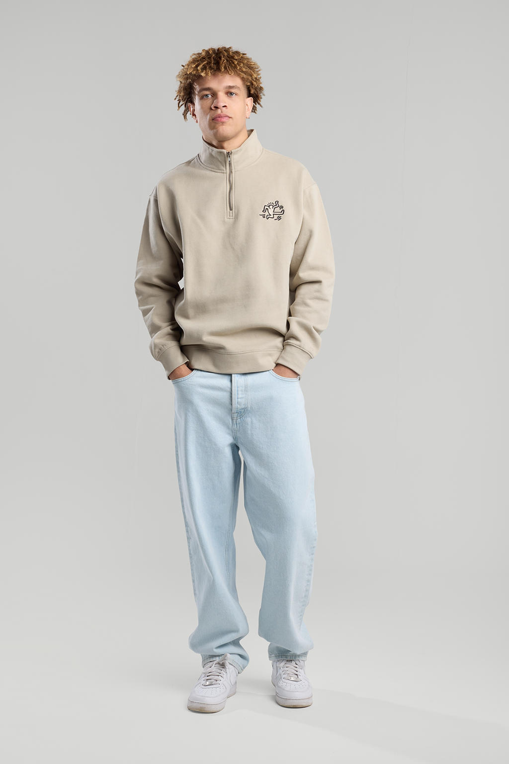 America Today sweater bruin