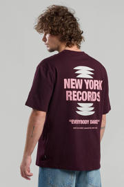 thumbnail: America Today T-shirt rood
