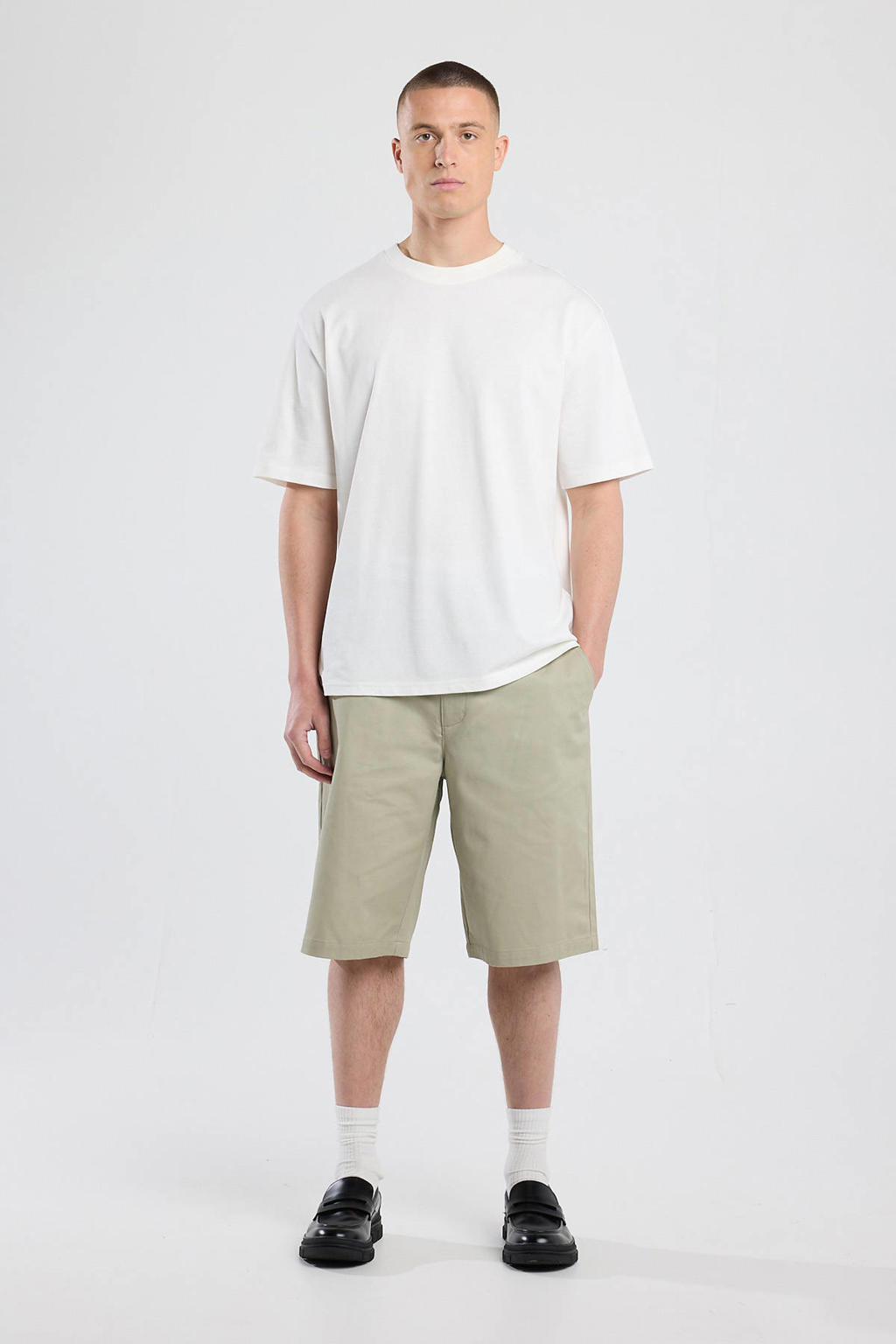 America Today regular bermuda short ecru